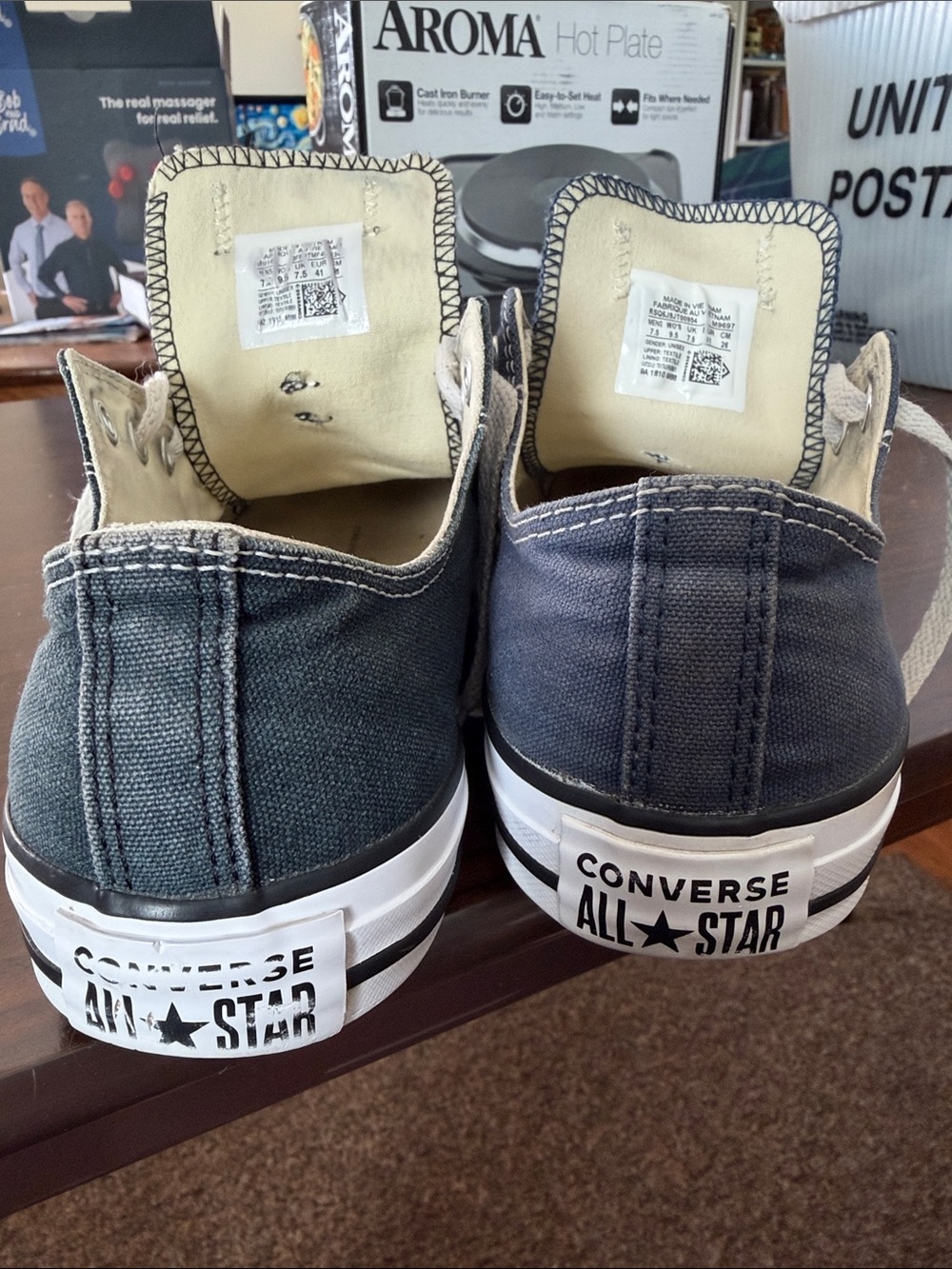 Converse All Star Sneakers Mismatched Pair (Black & Blue) Men's 7.5 Women's 9.5 - Picture 2 of 9